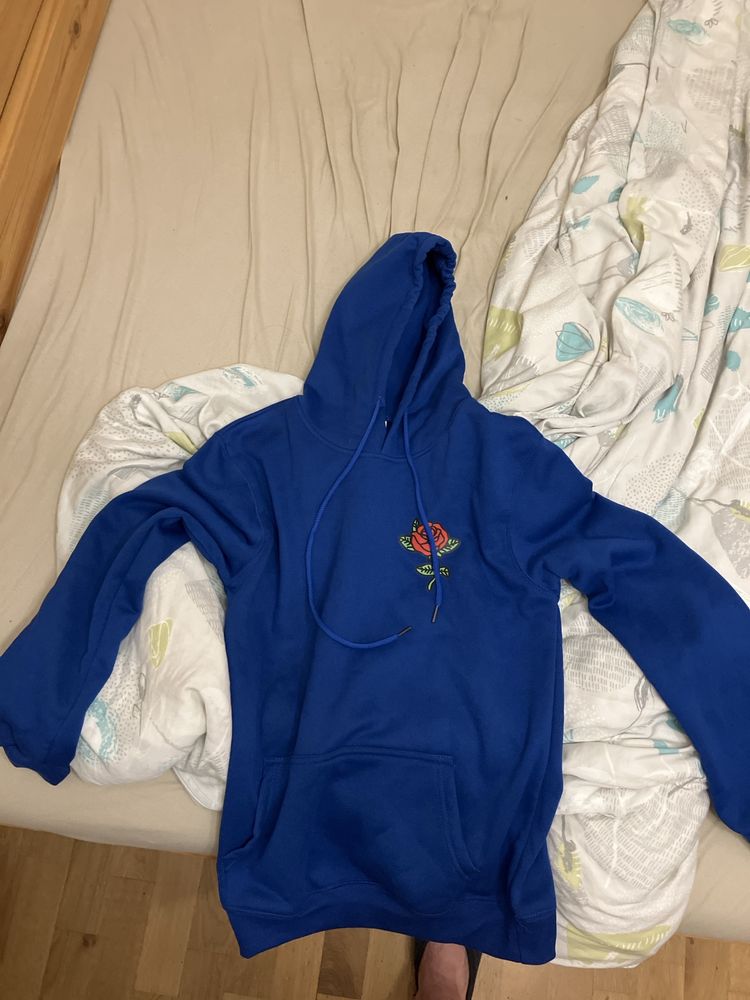 Bluza męska niebieska M fit S z kapturem i nadrukiem róży