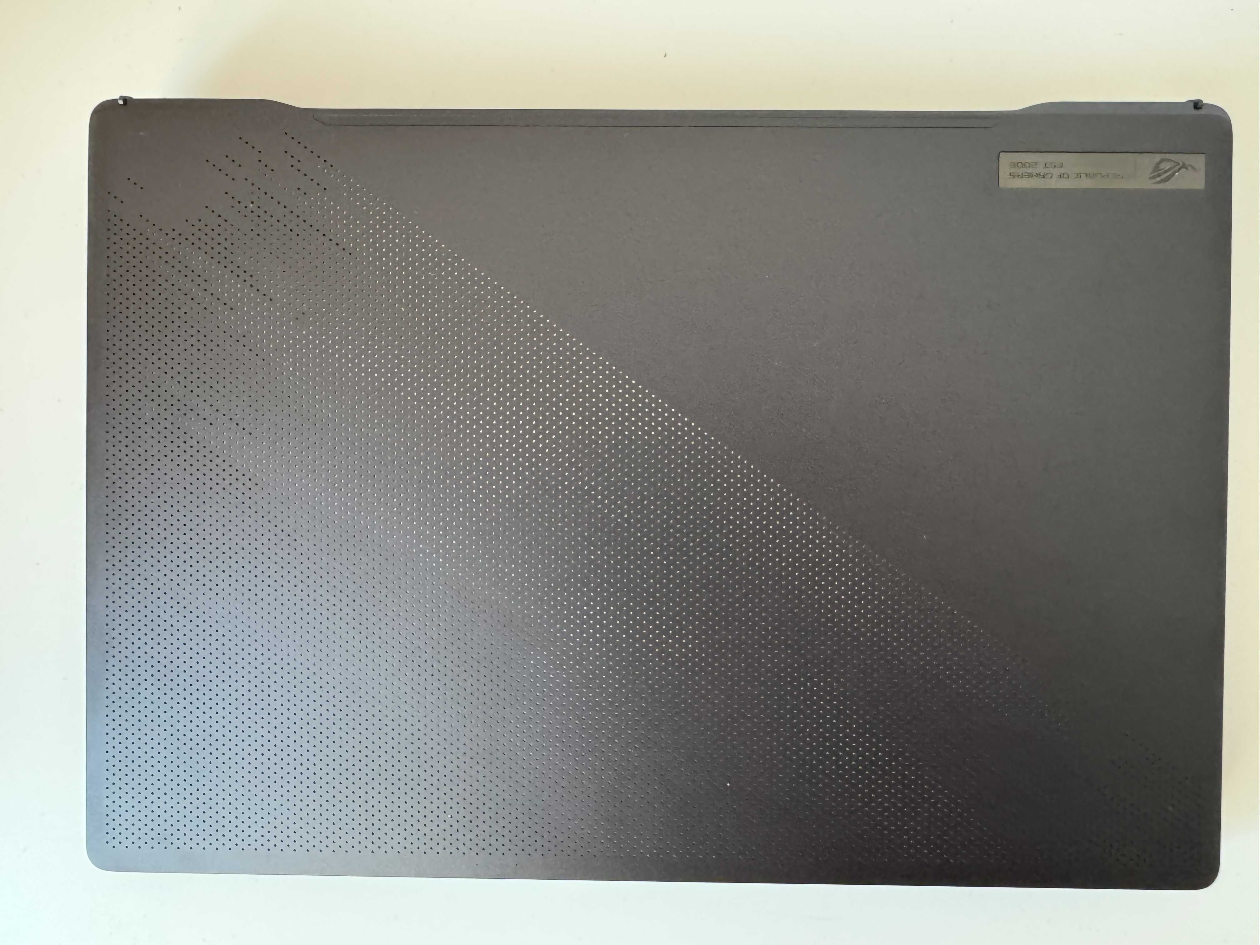 ASUS ROG Zephyrus M16 – Intel i9 12900H, RTX 3080 Ti, RAM: 32GB DDR5