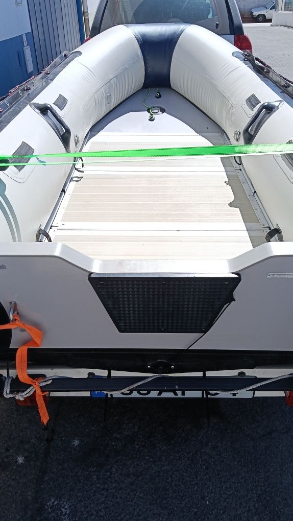 Barco pneumático Yamaha 360