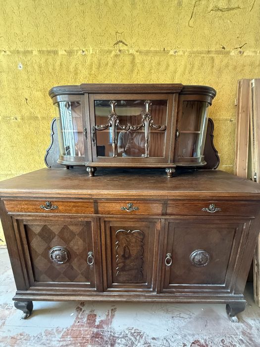 Sprzedam piękny dębowy kredens po renowacji