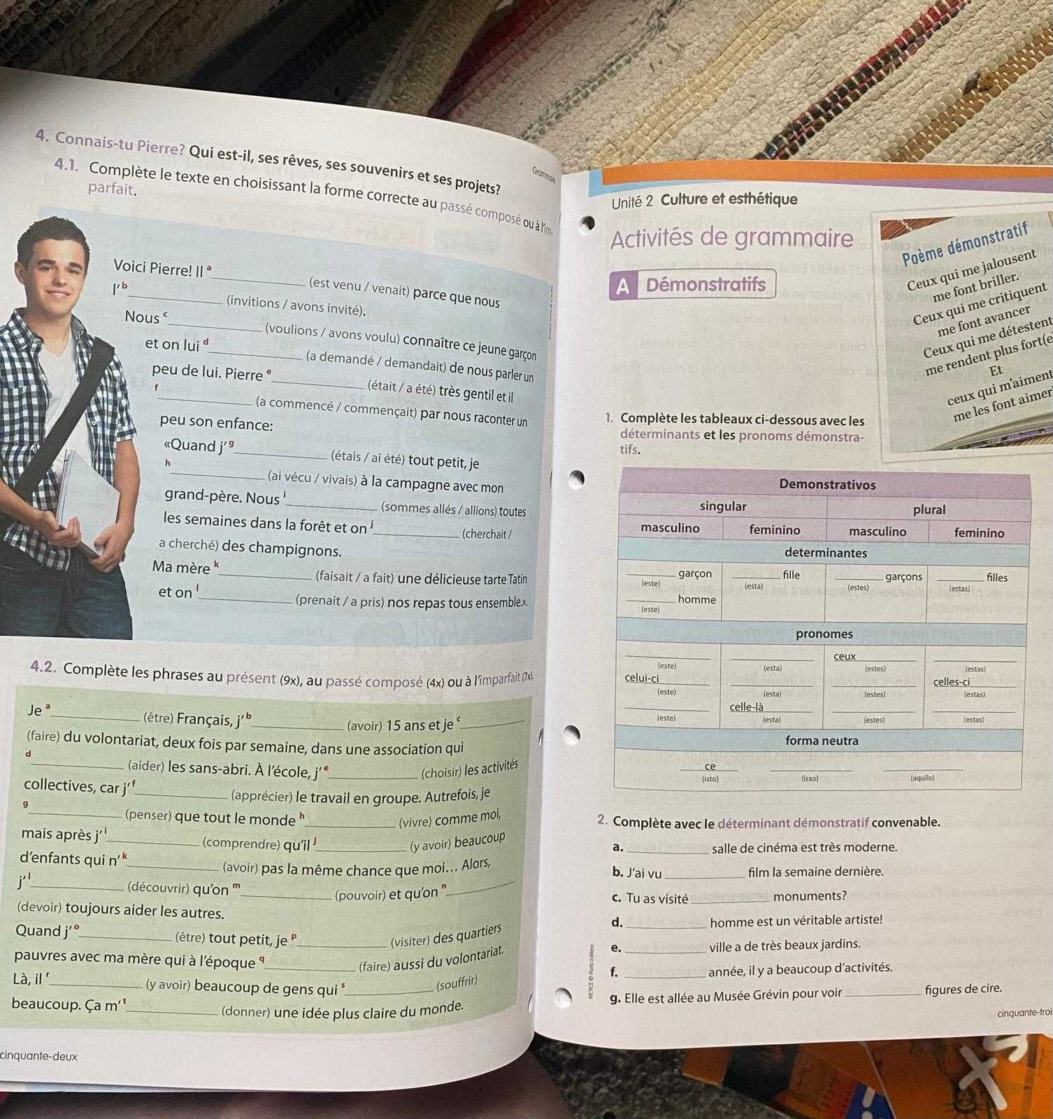 Caderno de exercicíos de francês de 9ºano
