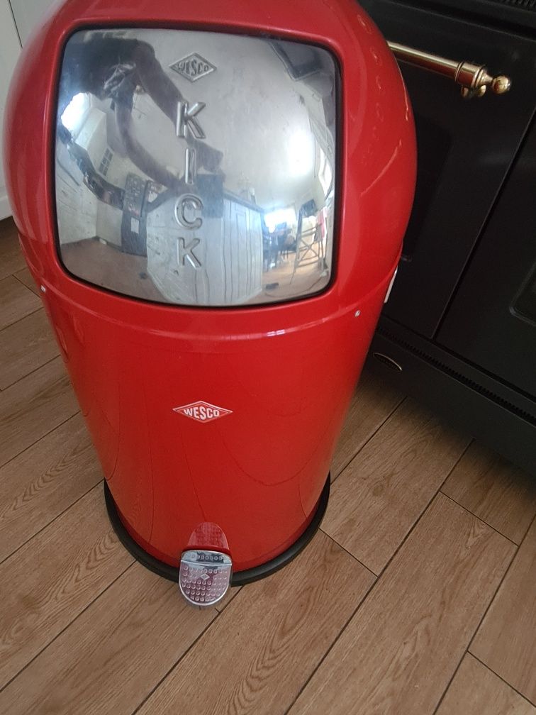 Śmietnik kosz na śmiecie Wesco kickboy 50L czerwony