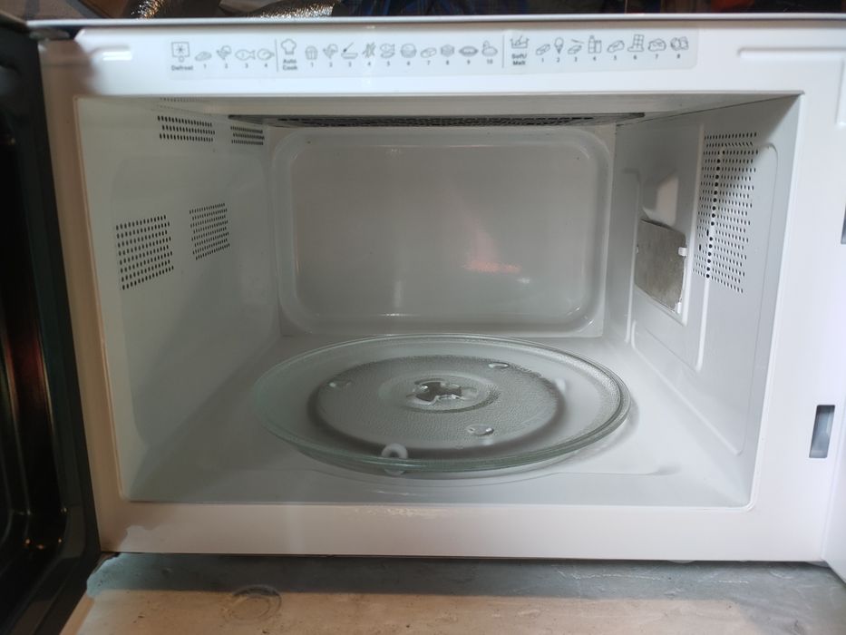 Продам мікроволновку Whirpool MWP 253 w