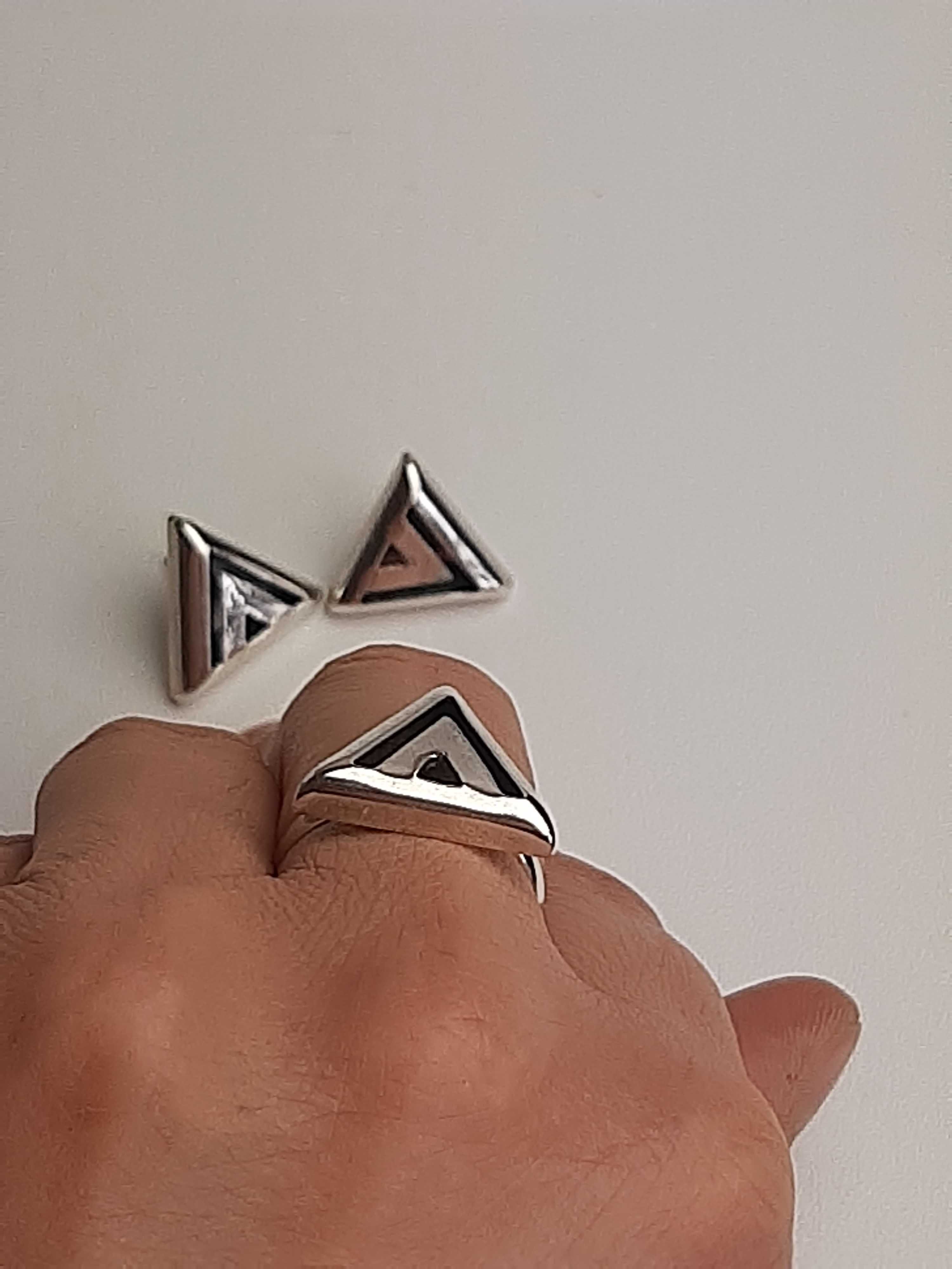 komplet pierścionek i kolczyki trójkąty