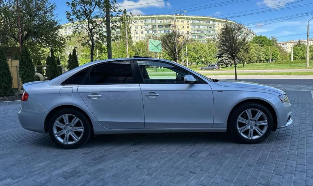 Продам ауди а4b8 Quattro 2011 року