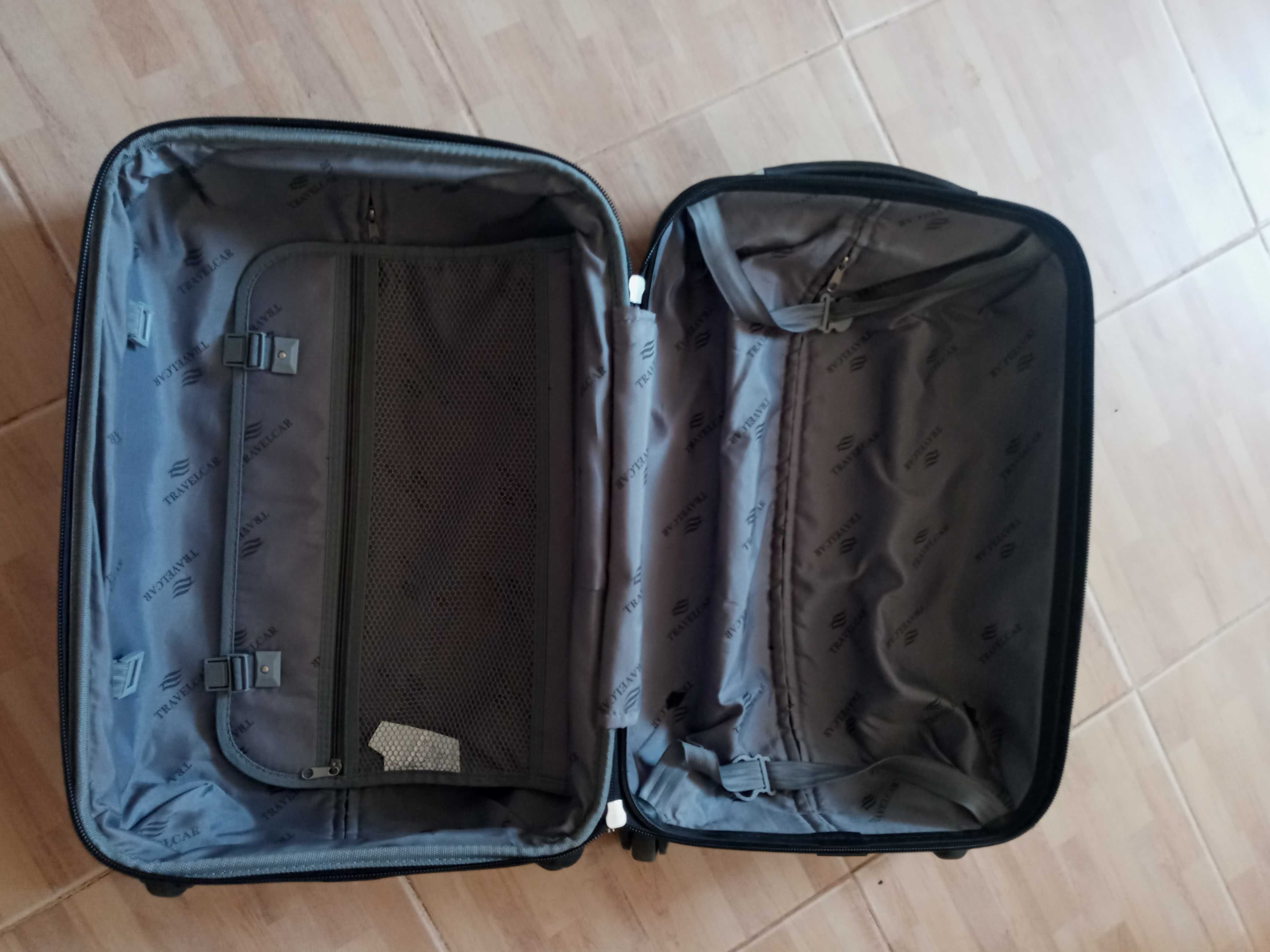 Mala de viagem rigida em otimo estado