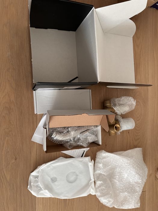 Змішувач для ванни/душу VOLLE Mora з виливом для ванни