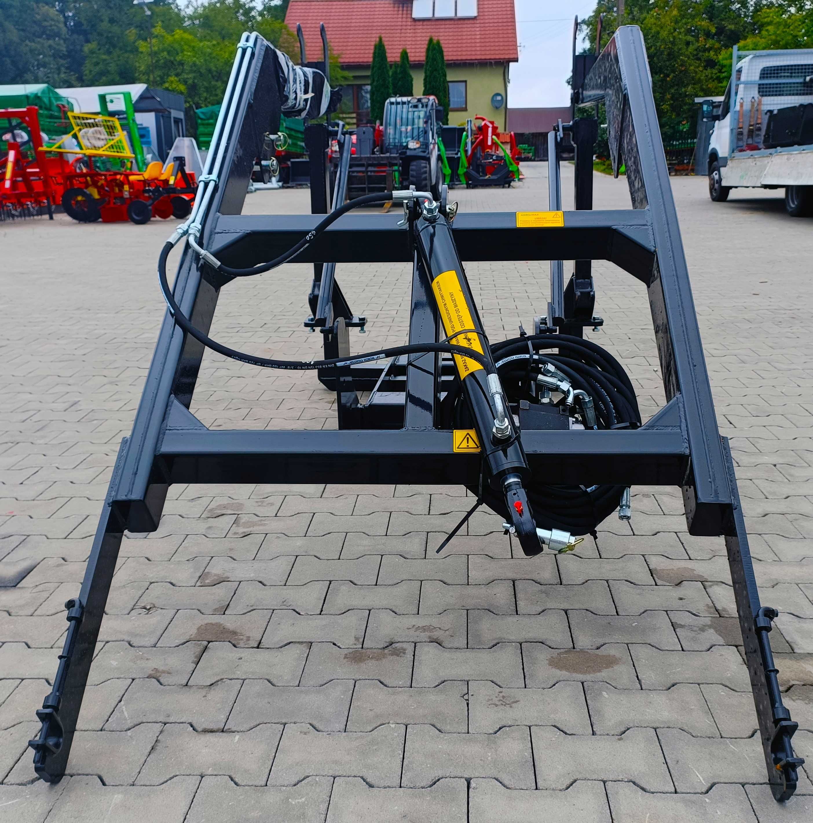 Ładowacz czołowy 2 i 3 sekcyjny do ursus c360,c330,mf255,T-25 AGROSTAL