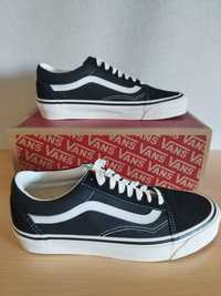 Vans tamanho 40.