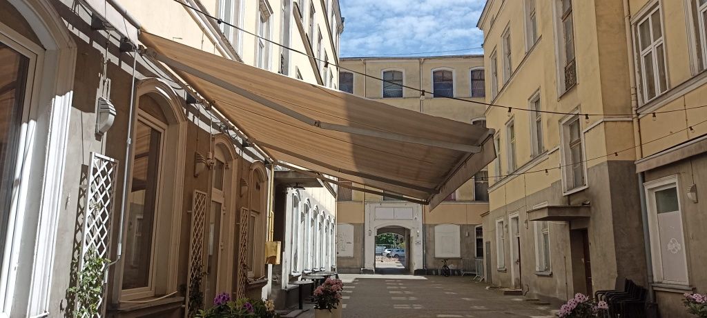 Markiza 700 x 360 z napędem elektrycznym