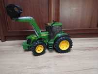 Ciągnik John Deere z turem bruder