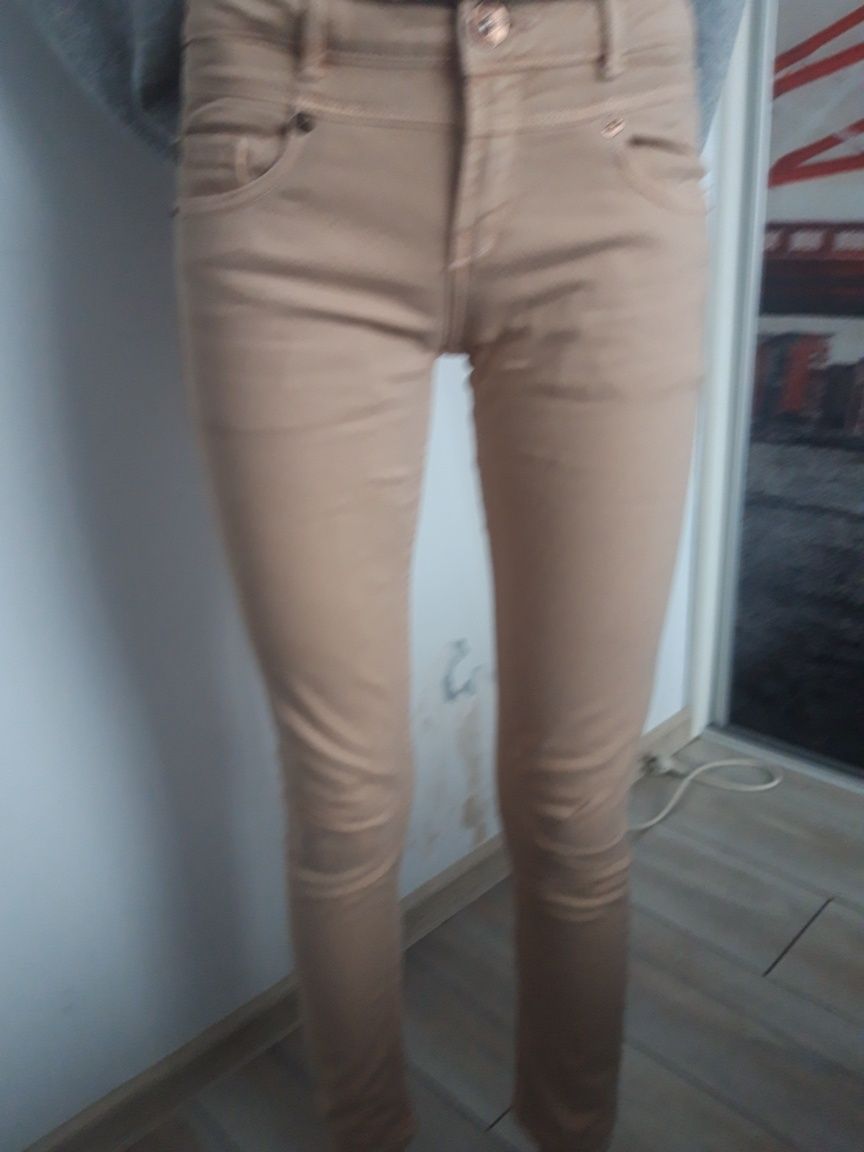 4 pary jeansów 146 cm