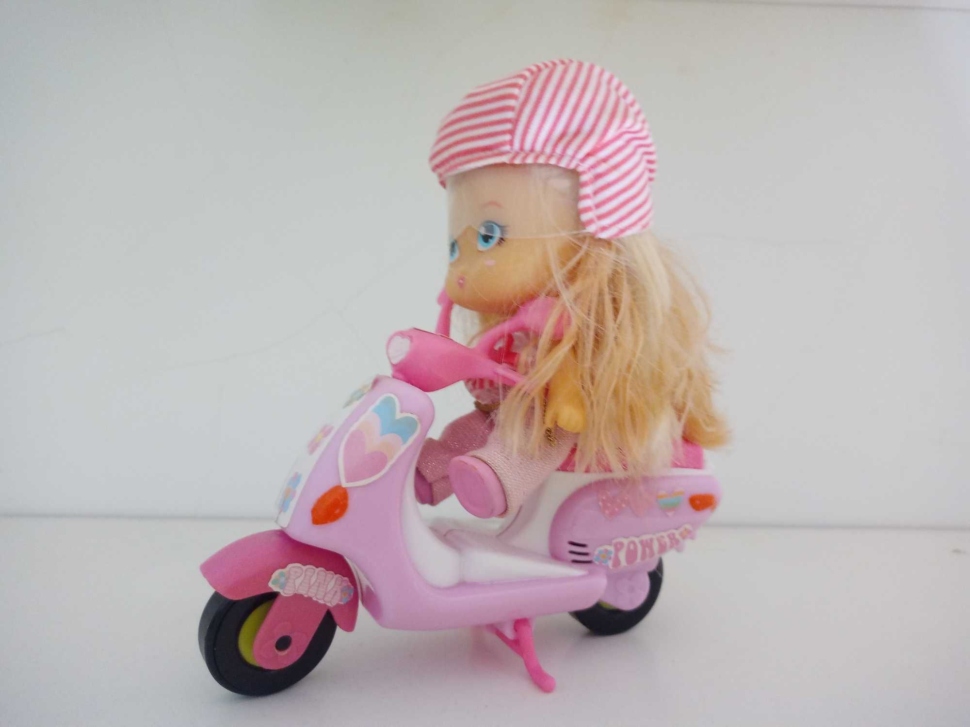 Boneca Barriguita com scooter