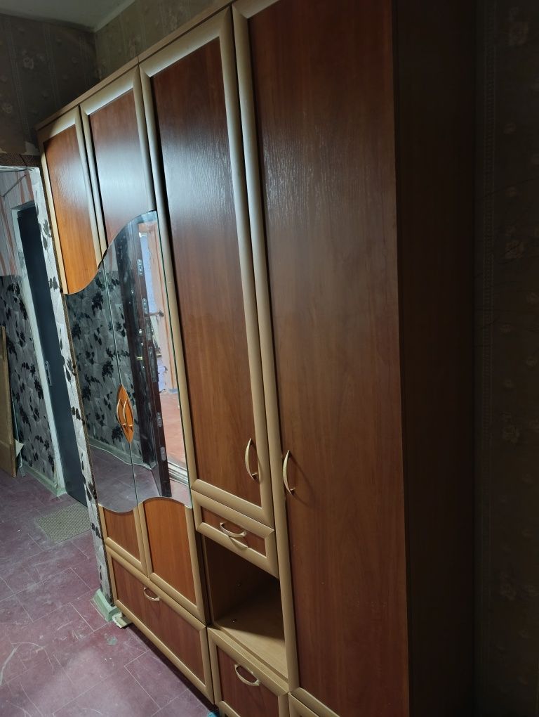 Продам прихожку  б.у