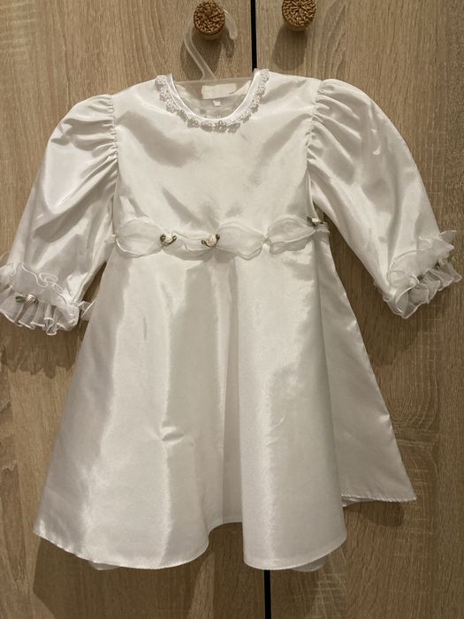 Biała elegancka sukienka rozmiar 74