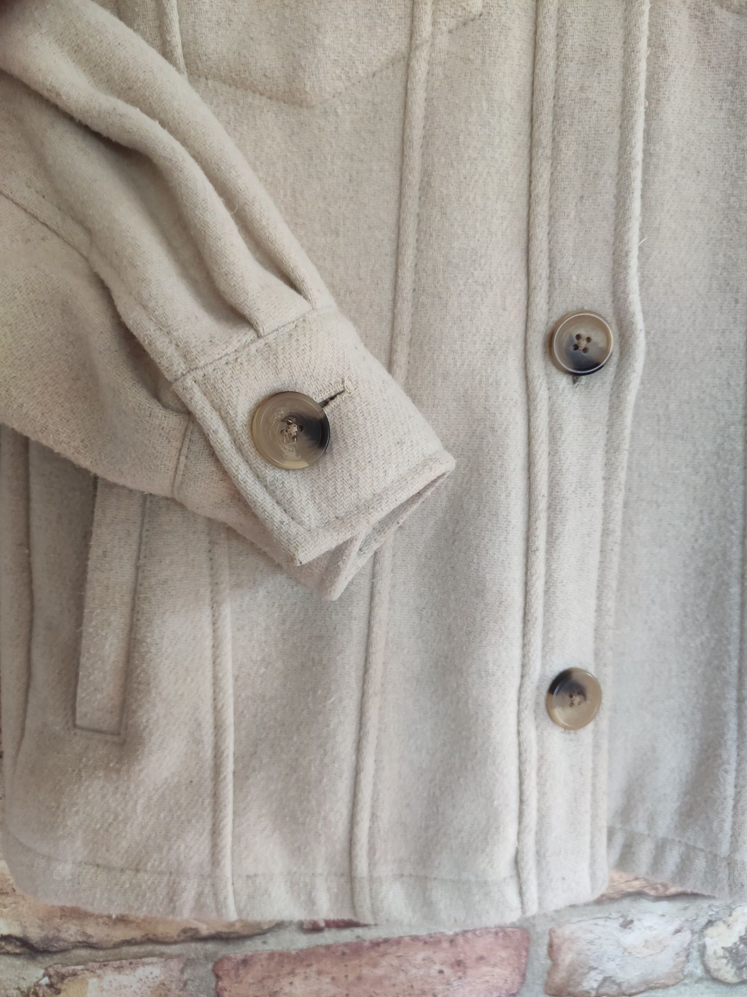Luźna kurtka koszulowa typu oversize firmy Pull&Bear