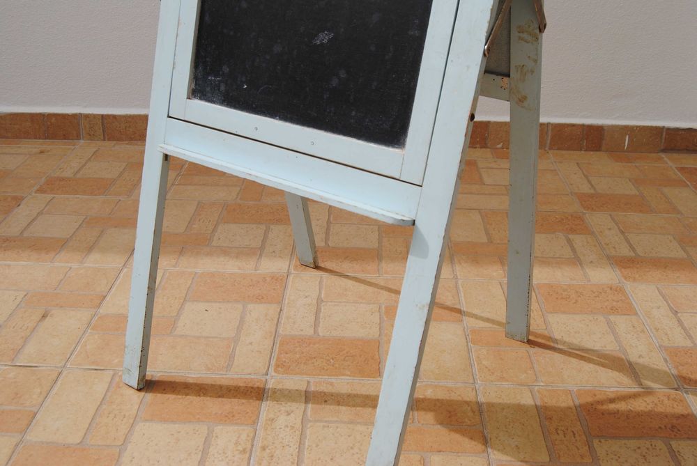 Quadro antigo em madeira e ardósia com cavalete - vintage