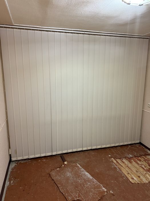 Вертикальні жалюзі б.у в гарному стані