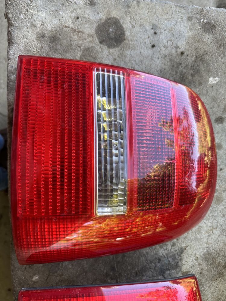 Farois trazeiros e espelhos de audi A4 avant 1998