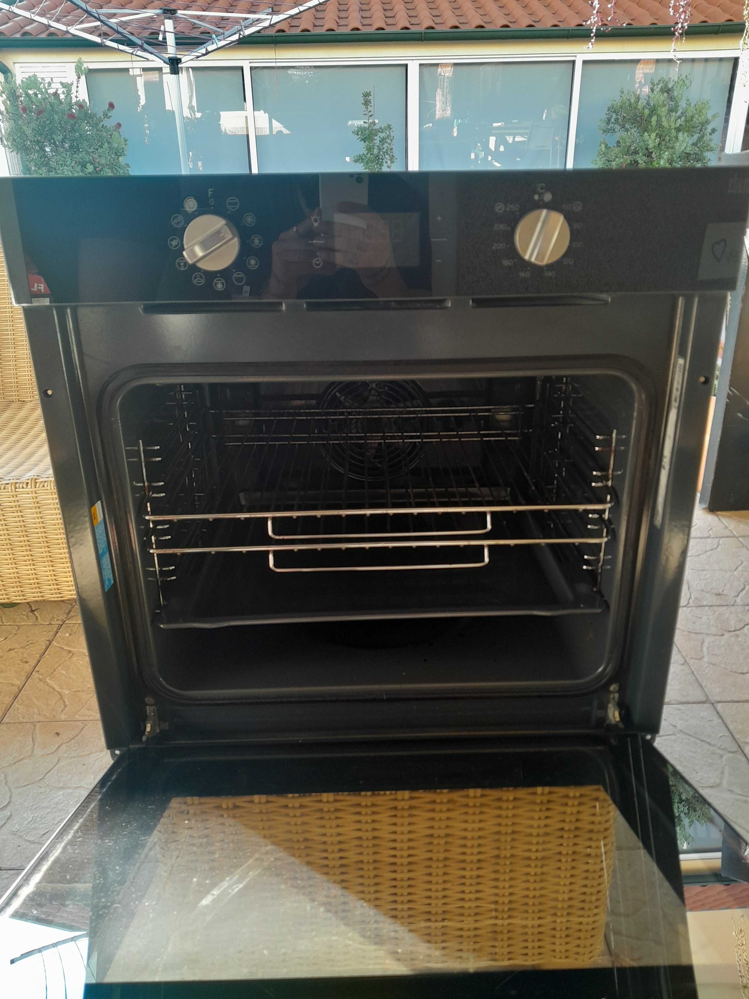 Forno Elétrico com várias funções