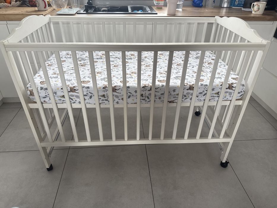 Łóżeczko niemowlece z materacem 120x60