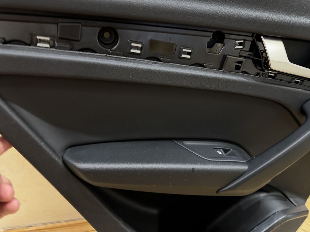 Дверна карта лівої задньої дверки Audi Q5, 2022