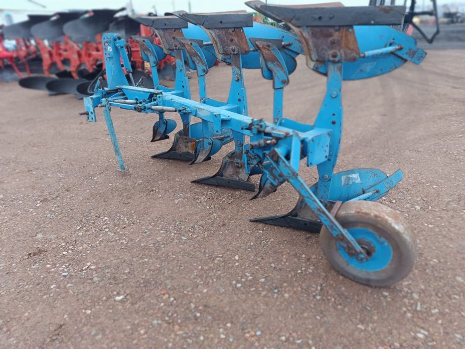 Pług obrotowy 3 skibowy Frost Mosel