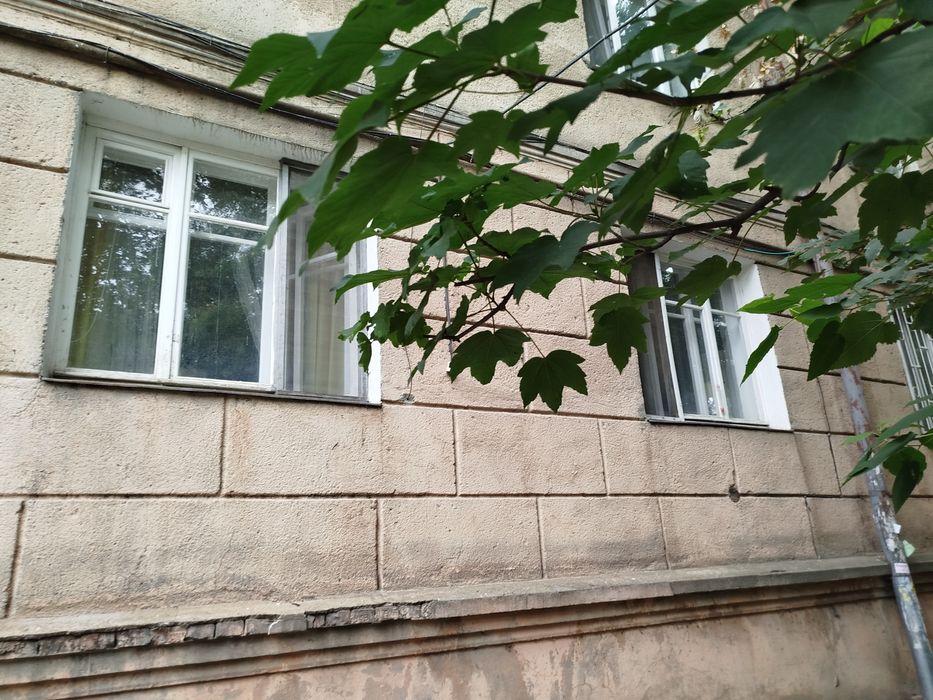 Сдам 2 ух комнатную на Среднефонтанской-6500грн