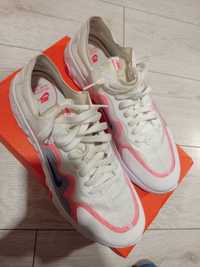 Sprzedam buty Nike renew lucent