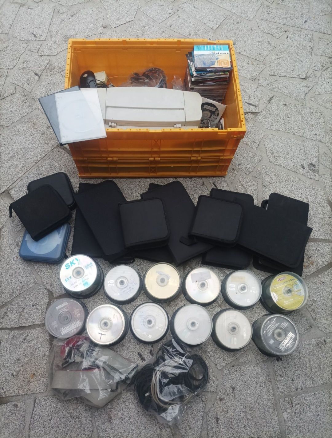 Material informático variado