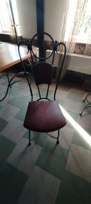 Продається набір кованих меблів стіл та крісла