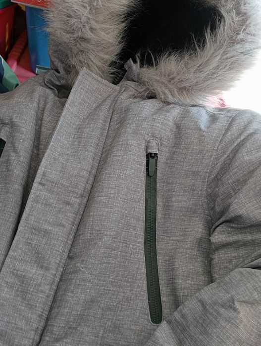 Kispos praticamente novo.para rapaz.10.12