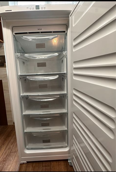 Морозильна камера Liebherr GN2323 No frost