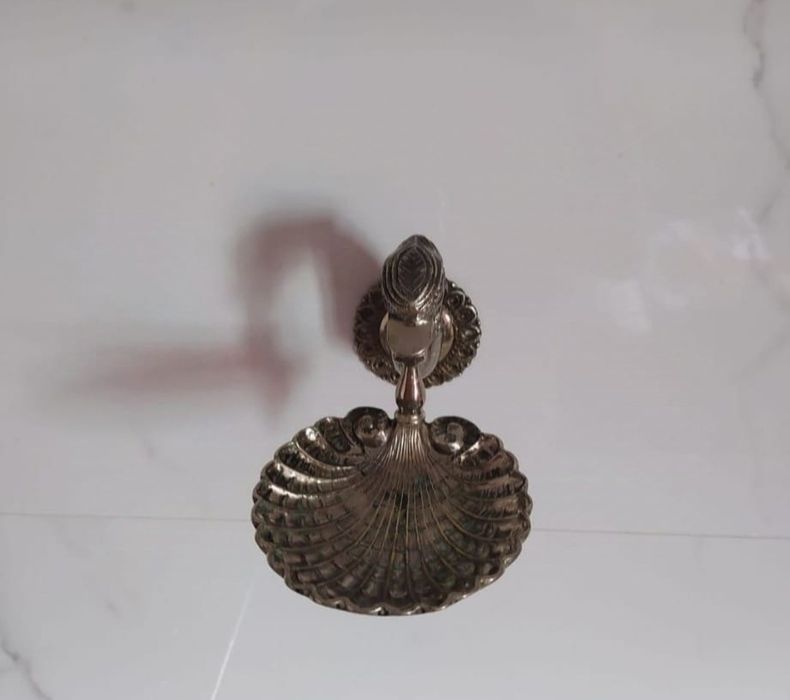 Saboneteira de parede em bronze