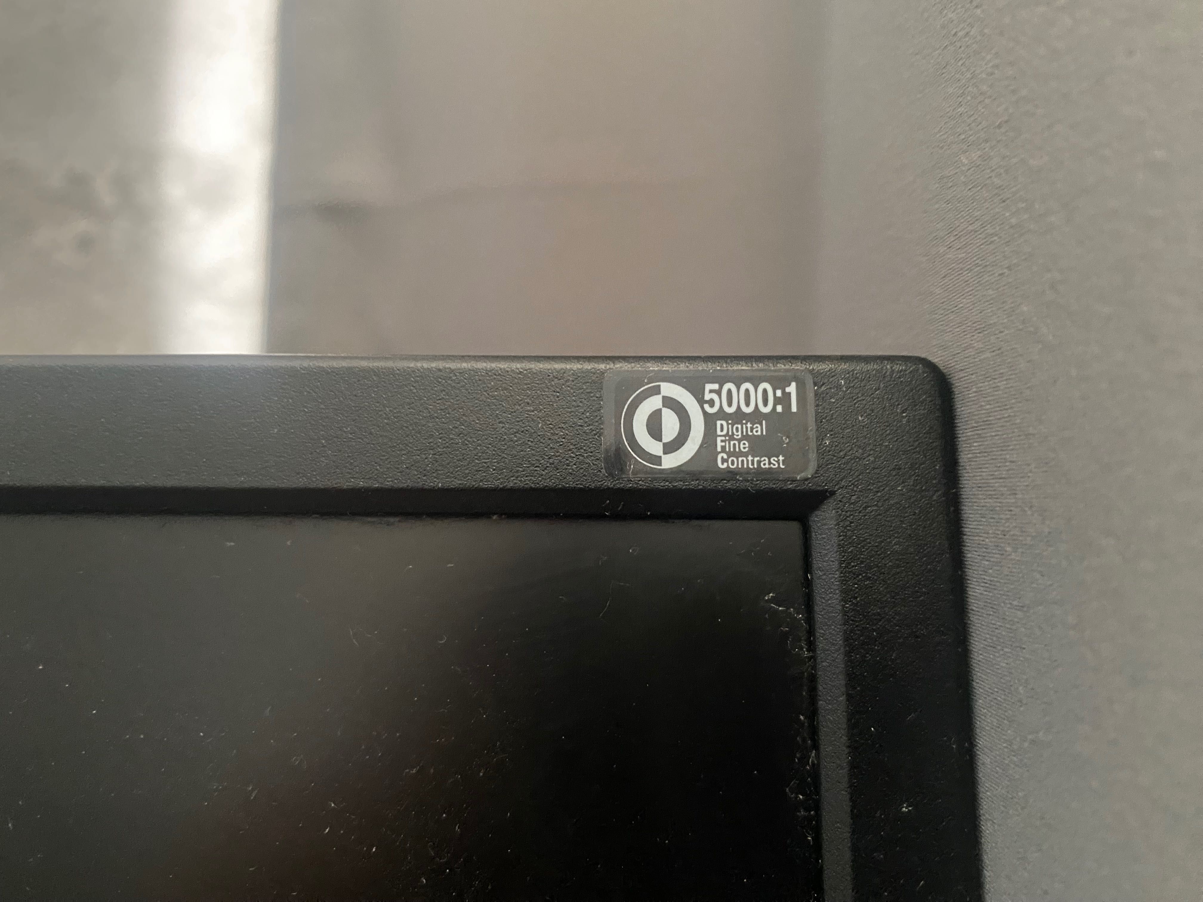 Монітор LG L194WS-BF