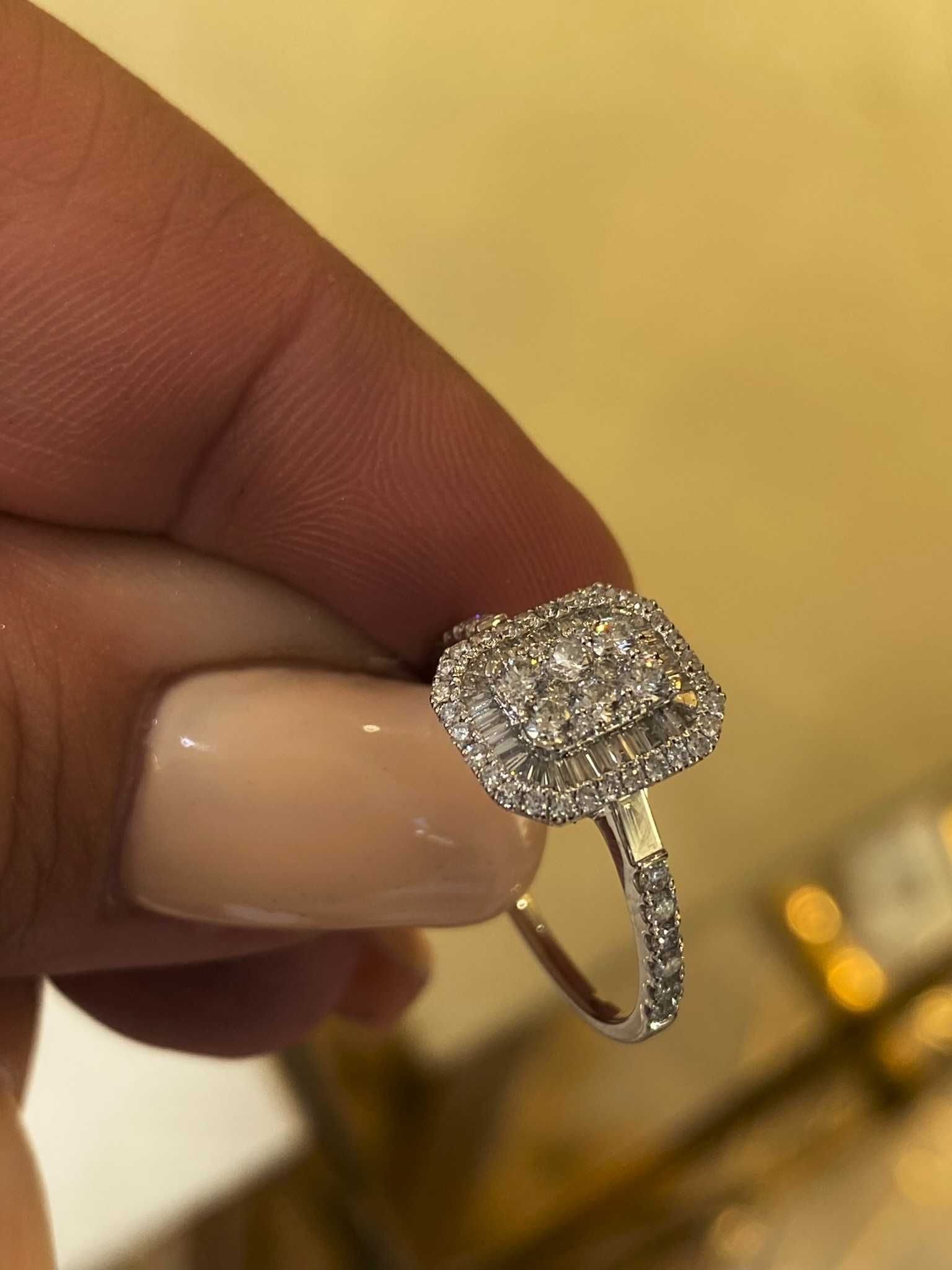 Pierścionek Infinity bagiety 0.79 CT
