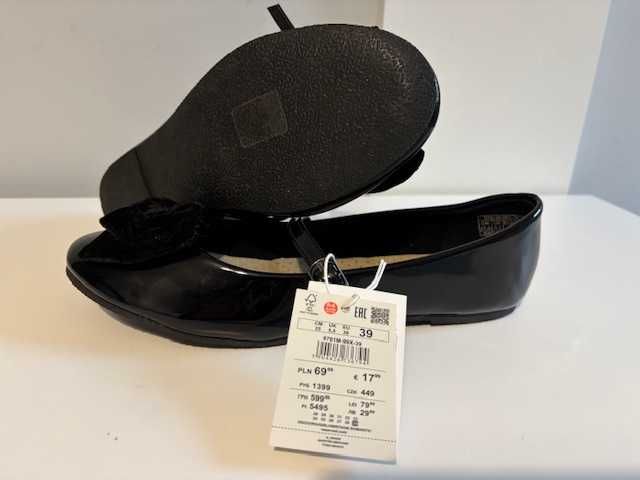 Nowe buty z metką czarne baleriny rozmiar 39 marki Rezerwed