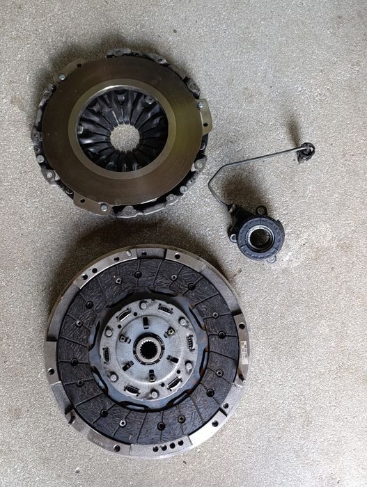 Koło dwumasowe astra j 1.6 cdti