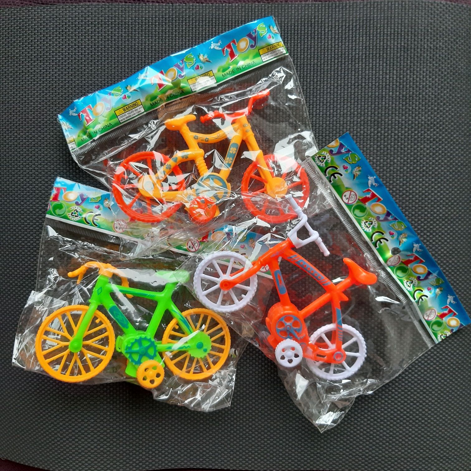 3x rowerki zestaw rowerów rowerków dla dzieci lalek figurki