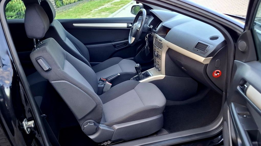 Śliczna Astra GTC z Niemiec z Opłatami