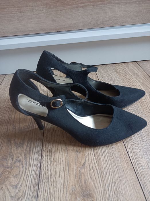 Czarne szpilki Graceland