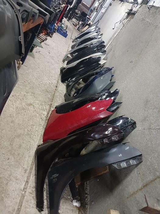 Крила Кузувщина на Tойоту авенсіс універсал т 25