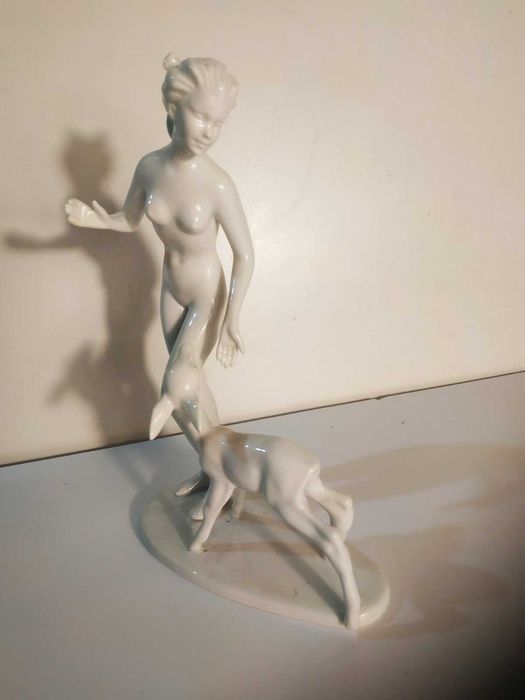 Статуэтка Девушка с олененком. Wallendorf Германия