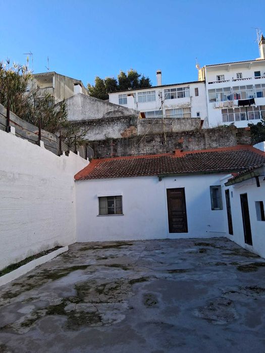 Aluga se casa e oficina