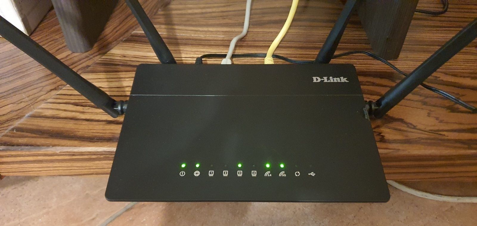 Якісний двохдіапазонний wi-fi роутер D-Link DIR-815. AC1200.