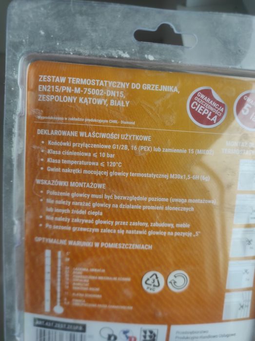 Zawór do grzejnika zespolony kątowy biały DIMOND B