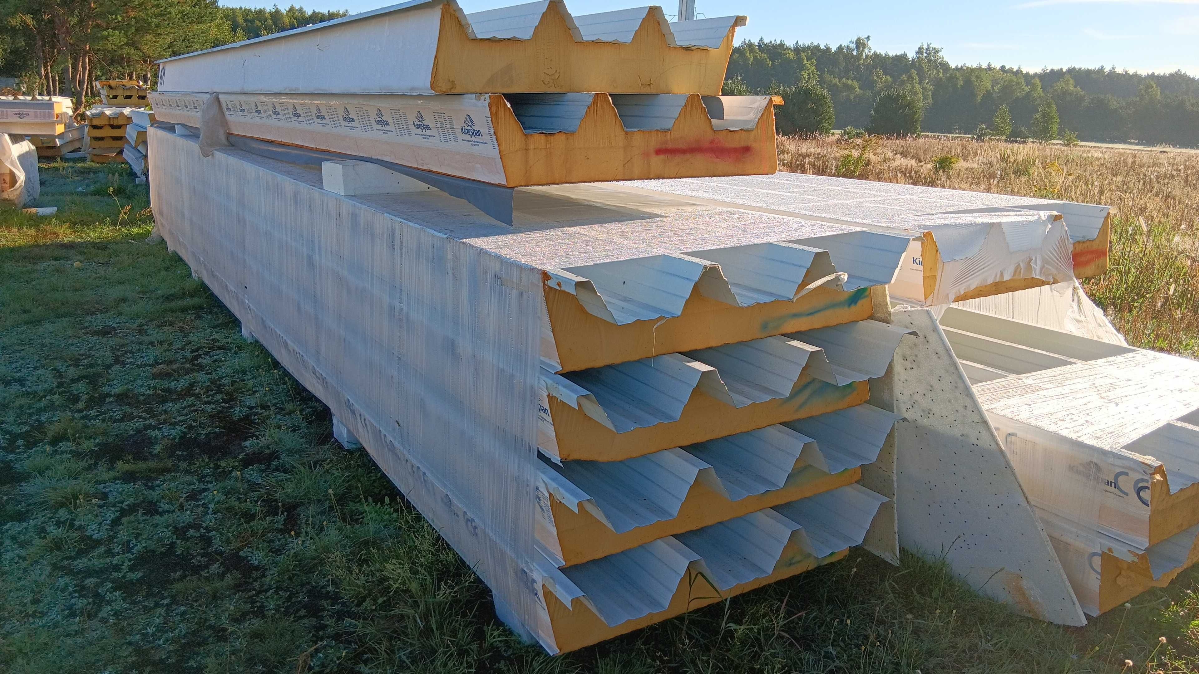 Płyty warstwowe, ścienne, dachowe, obornickie