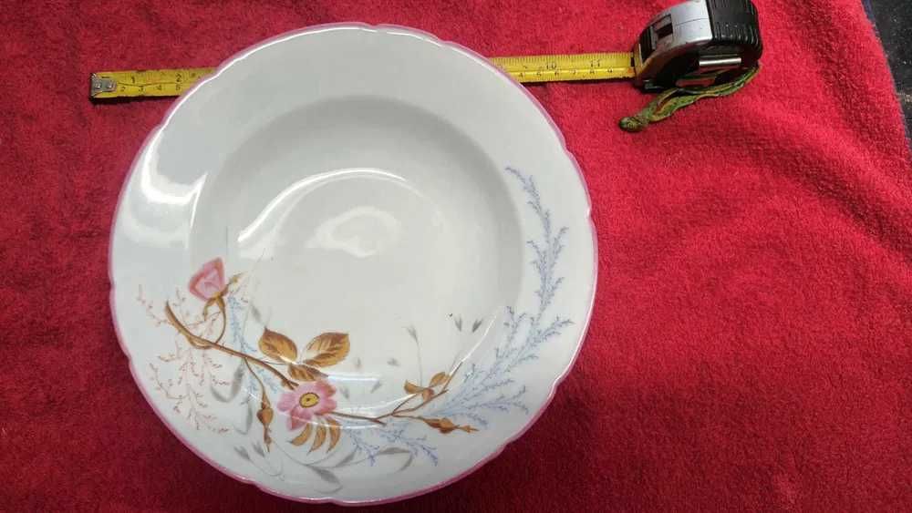 3 Pratos porcelana
