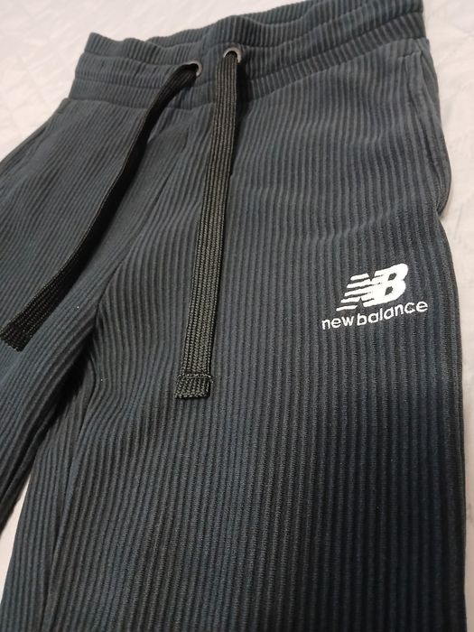 Продам костюм  в гарному стані,  колір темно синій - чорний