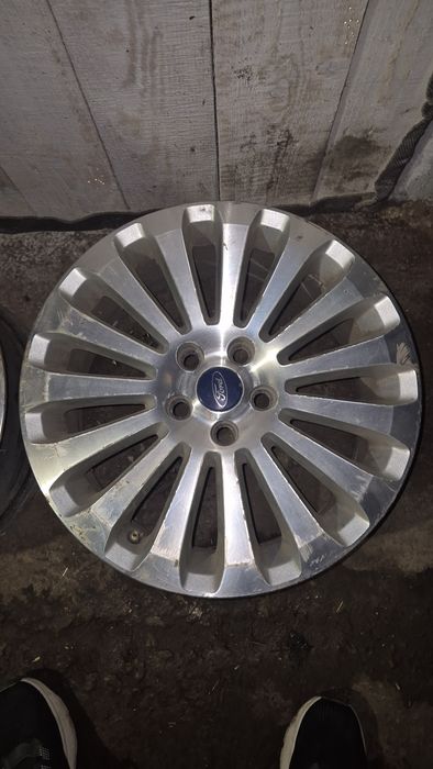 Продаю комплект алюмінієвих дисків оригінал FORD 5 108 17